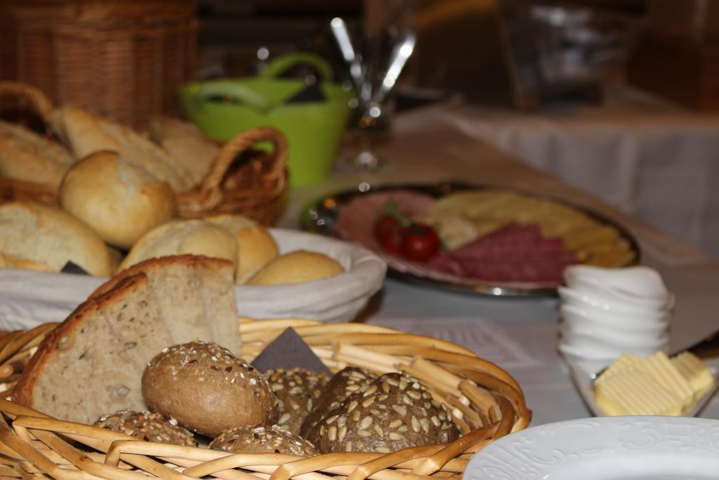 Gasthof Zur Post Zwiefalten Bagian luar foto