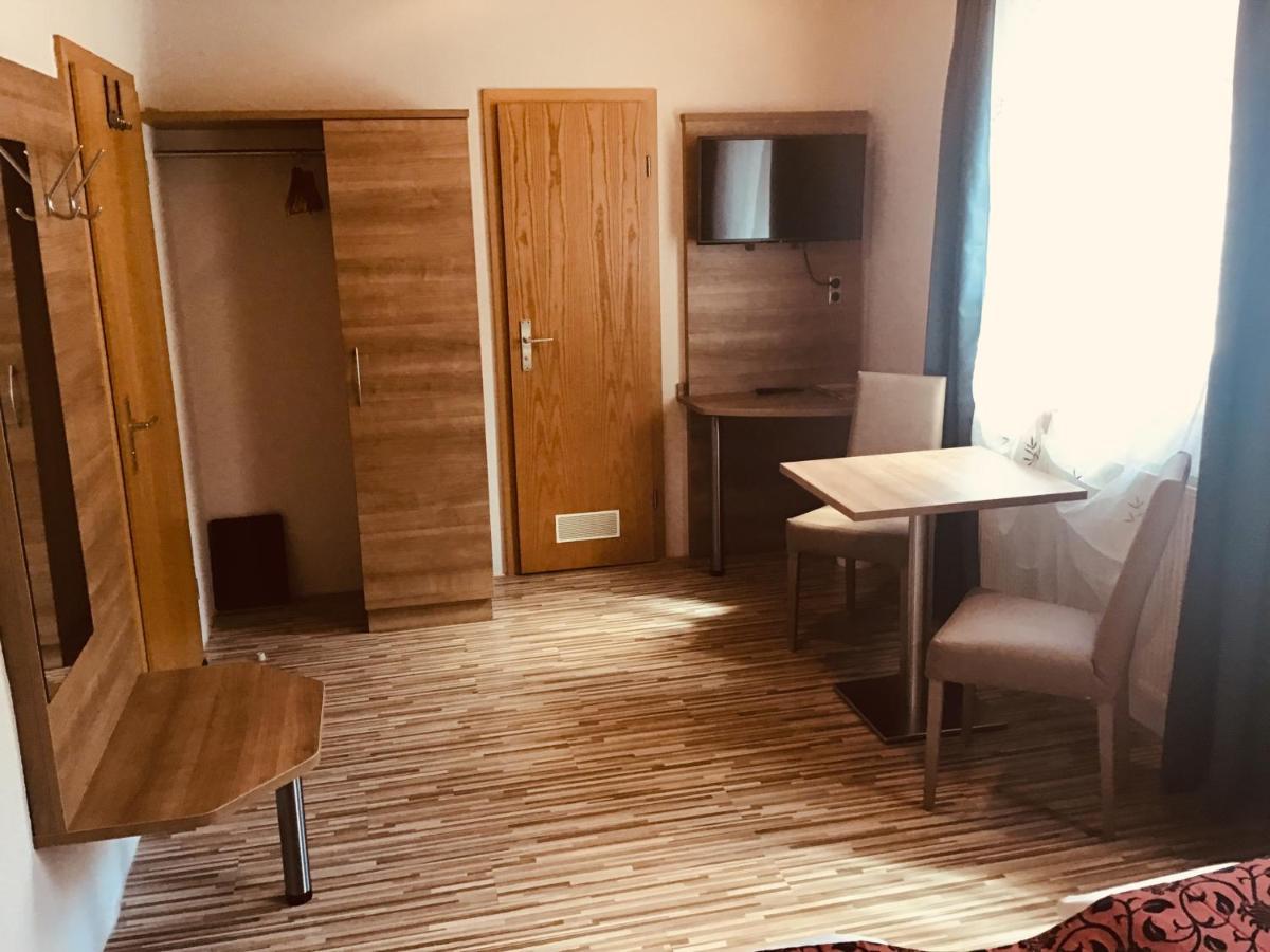 Gasthof Zur Post Zwiefalten Bagian luar foto